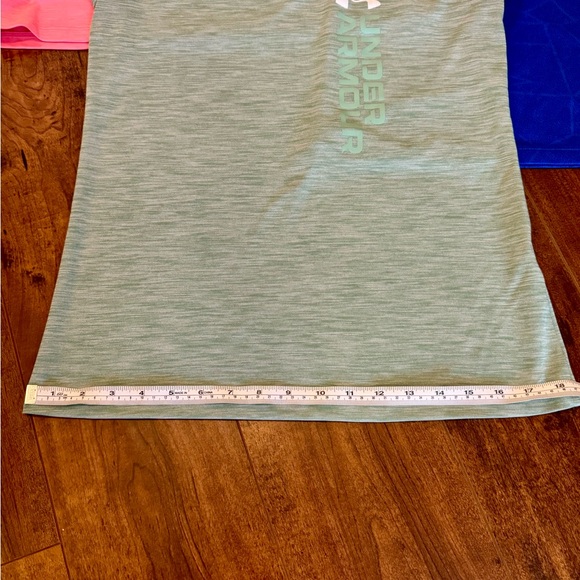 Under Armour Loose Tee Bundle - size small - Picture 7 of 7
